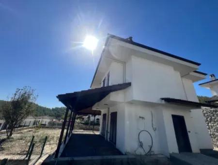 Villa For Sale In Marmaris Çetibeli Neighborhood With 3 Bedrooms And 3 Bathrooms In A Complex With A Detached Garden And Swimming Pool With Forest View