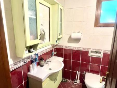 Marmaris Armutalan Mevkiisinde 900M2 Arsa Payı Mevcut 4 Oda 2 Salon 5 Banyo 450M2 Satılık Konak